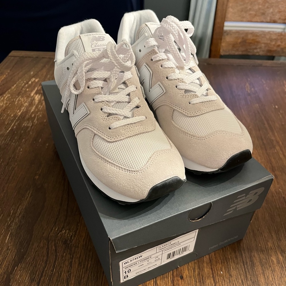 New balance womens 574 shoes size 10